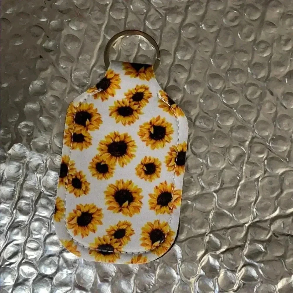 🧾 NWT Sunflower Hand Sanitizer Holder Keychain